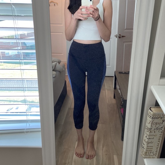 Lululemon Blue Colour Me Ombré Leggings, 21”, size 2 - Picture 3 of 7